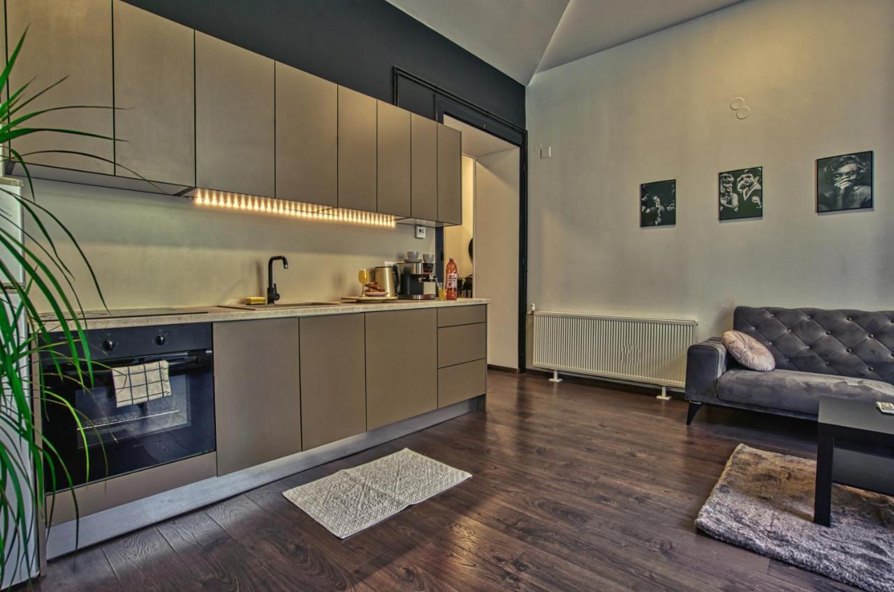 Jupiter Apartment Zagreb Centar Buitenkant foto